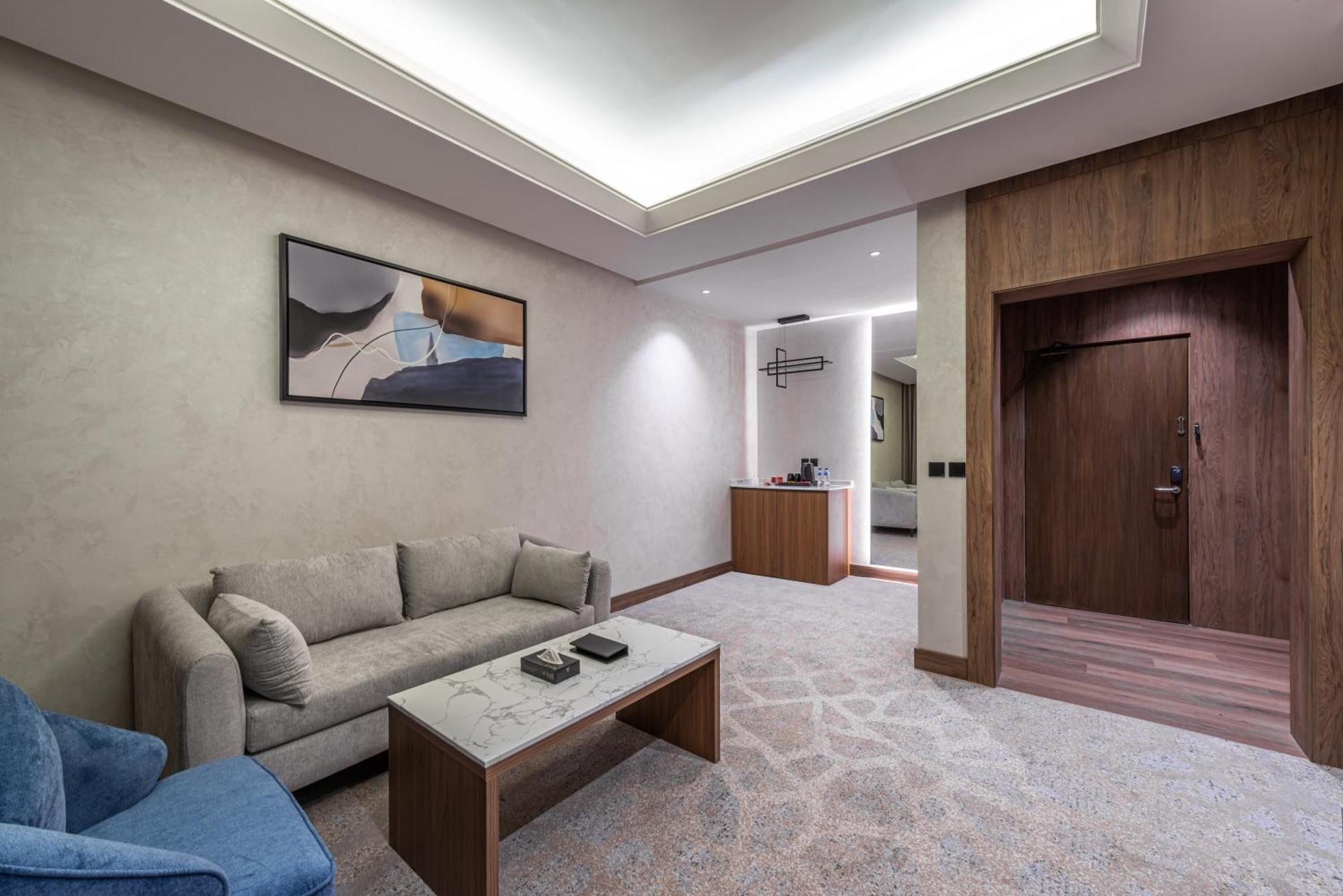 Voyage Hotel & Suites Riaad Buitenkant foto