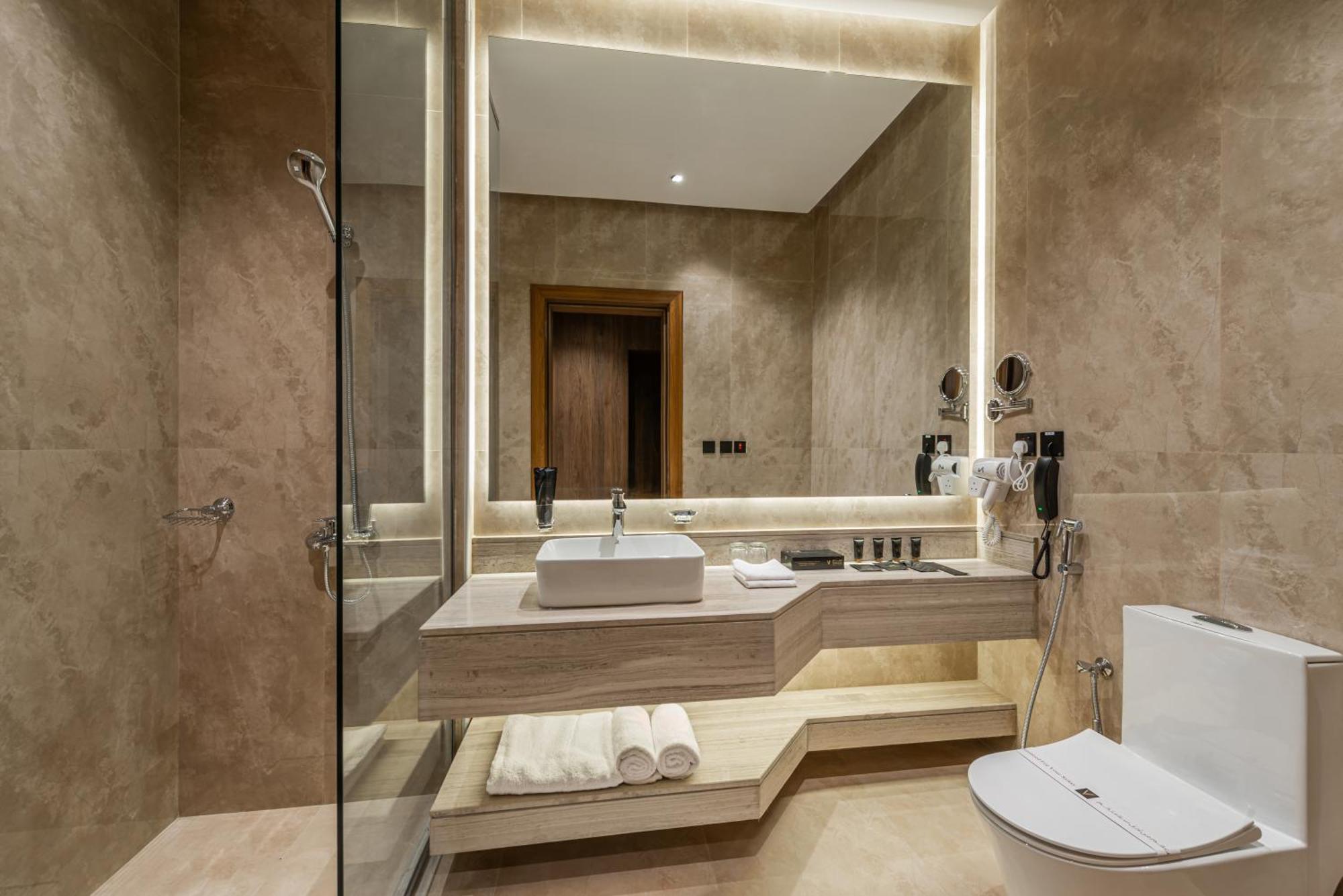 Voyage Hotel & Suites Riaad Buitenkant foto