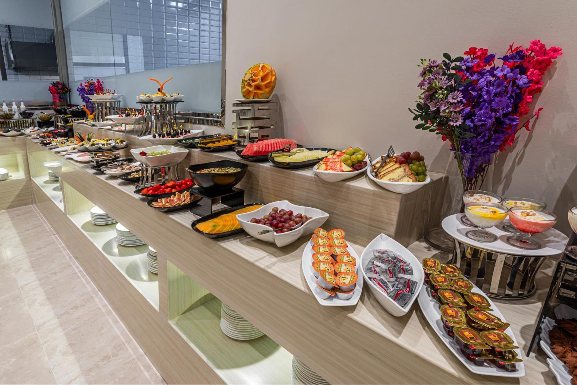 Voyage Hotel & Suites Riaad Buitenkant foto