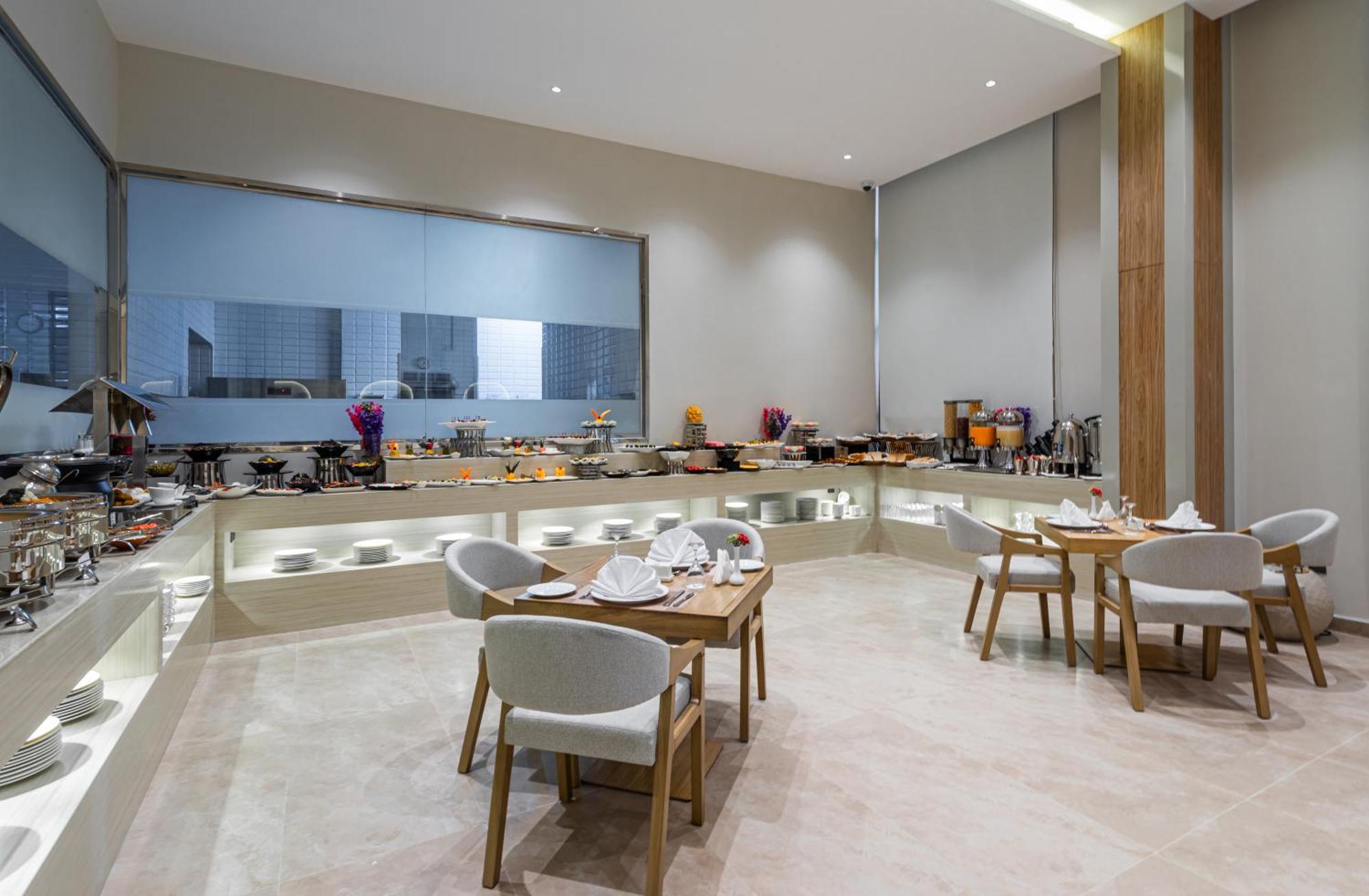 Voyage Hotel & Suites Riaad Buitenkant foto