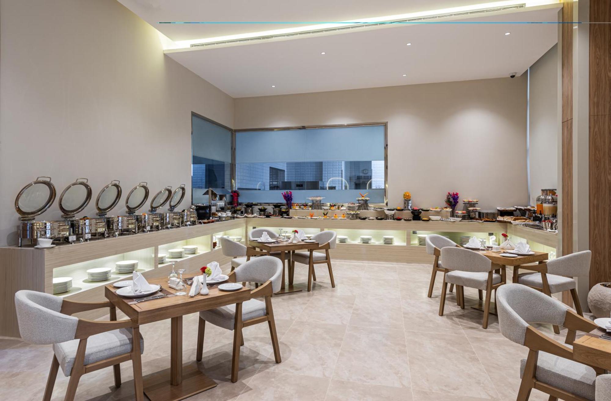 Voyage Hotel & Suites Riaad Buitenkant foto