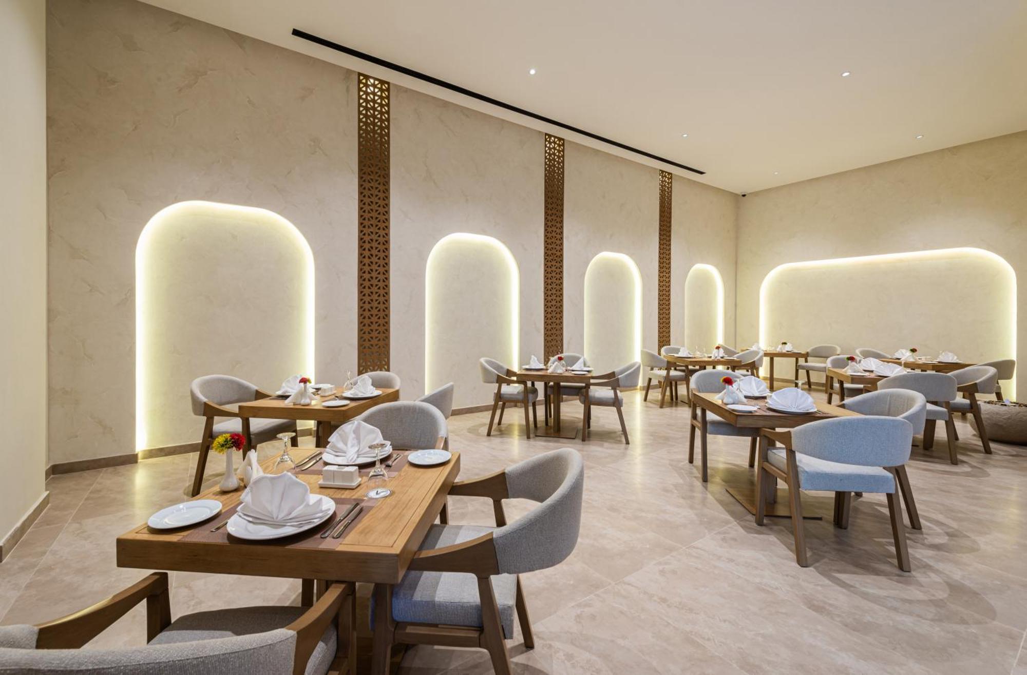 Voyage Hotel & Suites Riaad Buitenkant foto