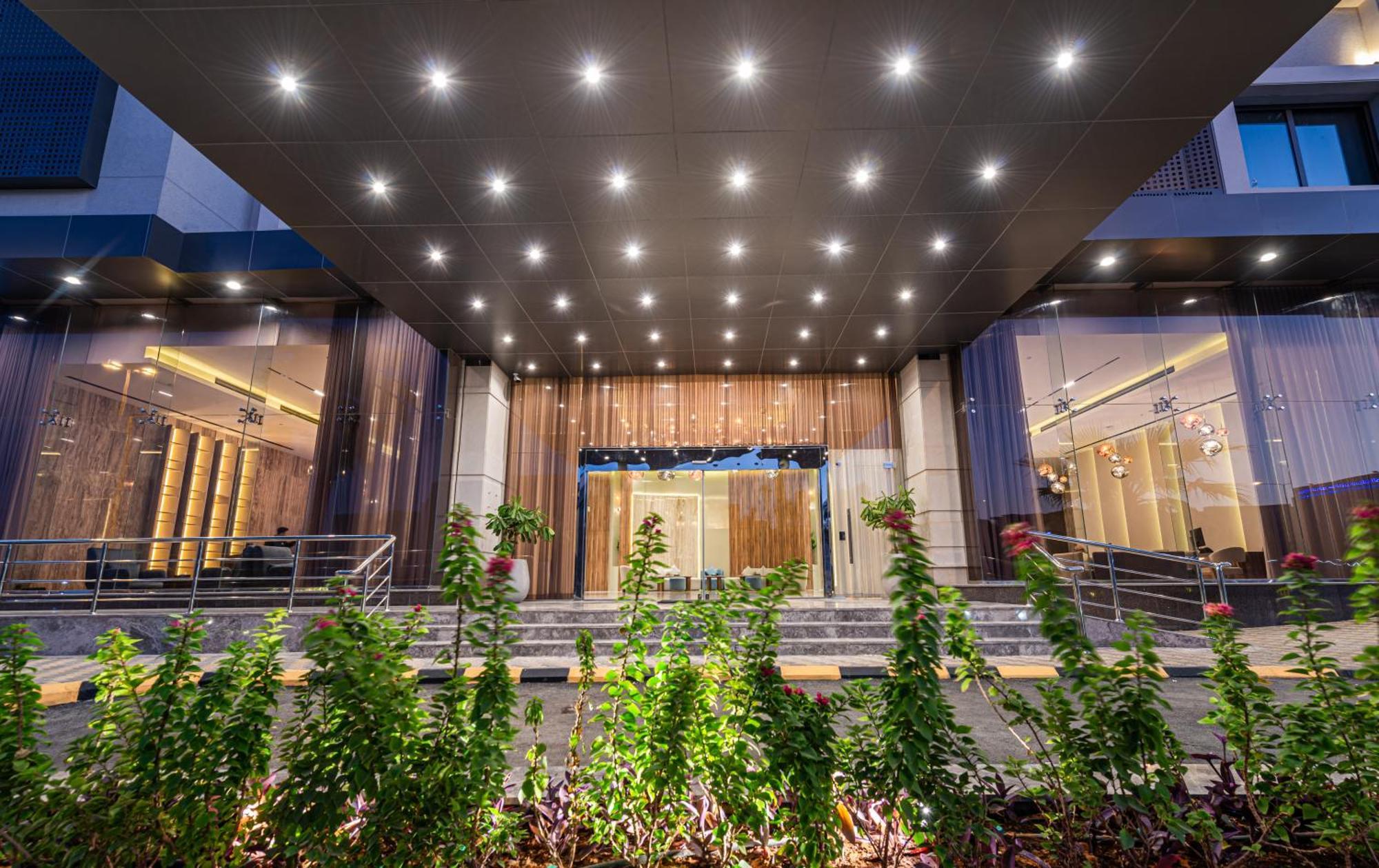 Voyage Hotel & Suites Riaad Buitenkant foto
